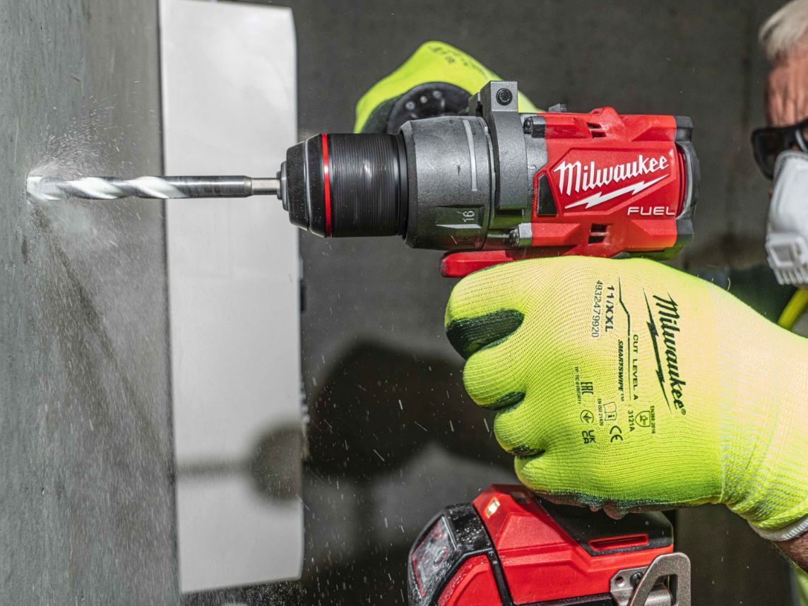 Шуруповёрт-дрель Milwaukee M18 FPD30 без акб и ЗУ 4933498060