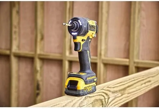 Аккумуляторный винтоверт Dewalt DCF870NT