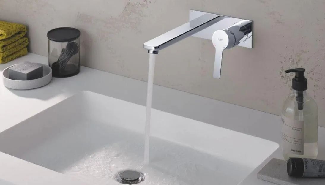 Однорычажные настенные смесители Grohe Lineare L Хром 23444001