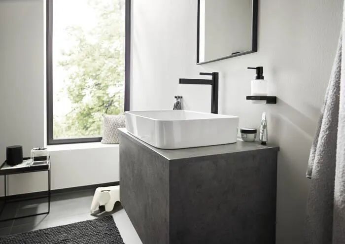 Смеситель для умывальника Hansgrohe Finoris черный матовый 76070670