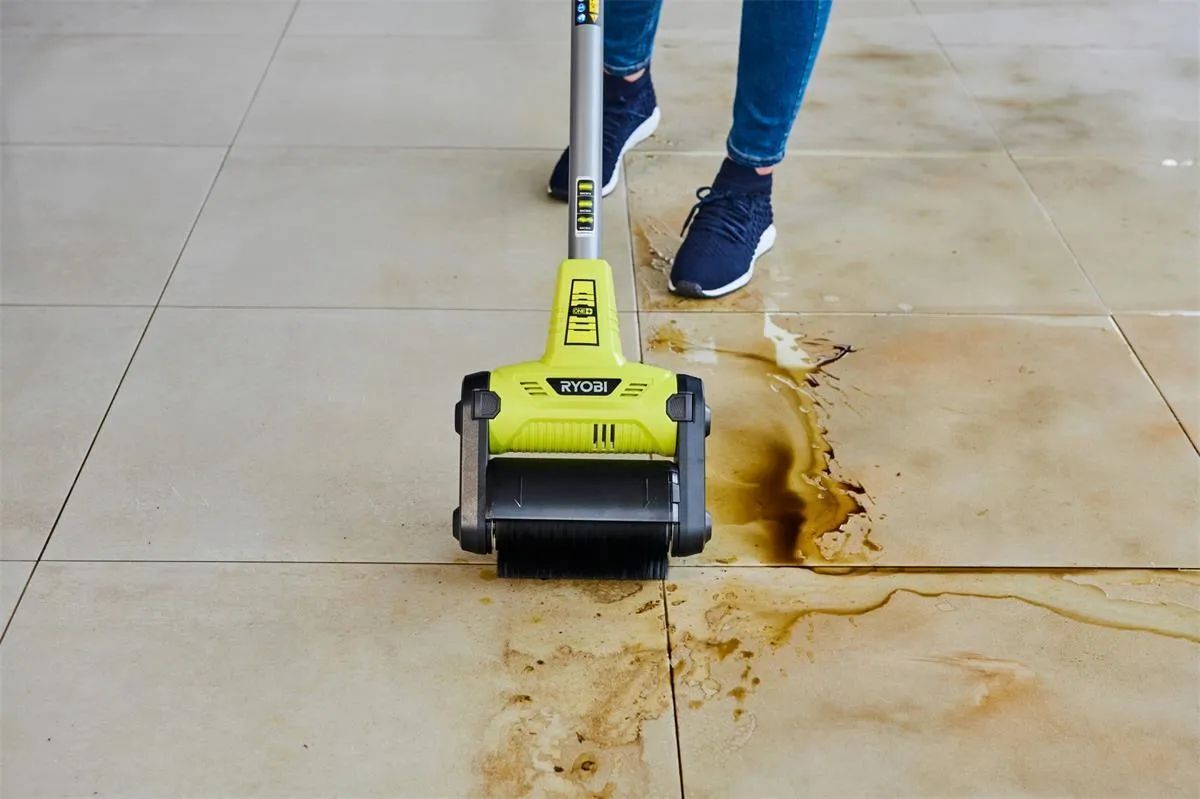 Аккумуляторная кромкооблицовочная машина RYOBI RY18PCB-140 с АКБ и ЗУ
