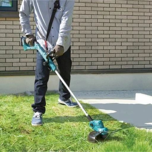 Триммер Makita DUR193RF 18V 260 мм с АКБ 3,0 Ah и ЗУ