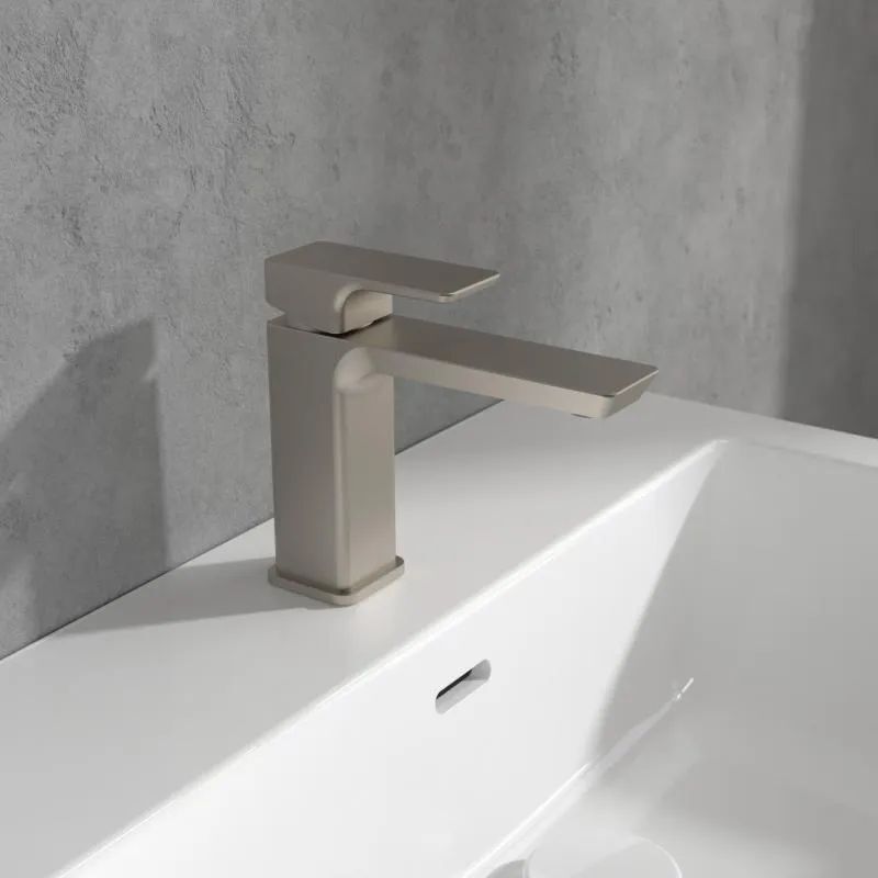 Смеситель для ванны Villeroy & Boch Subway 3.0 TVW11200300064