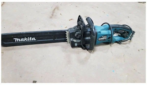 Проводная цепная пила Makita UC4051AX1