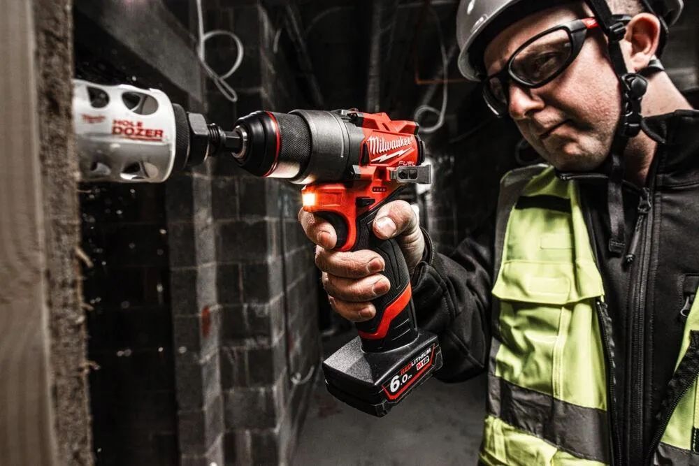 Ударный шуруповерт Milwaukee M12 FPD2-602X 2 2.0 Ah и ЗУ 4933479870