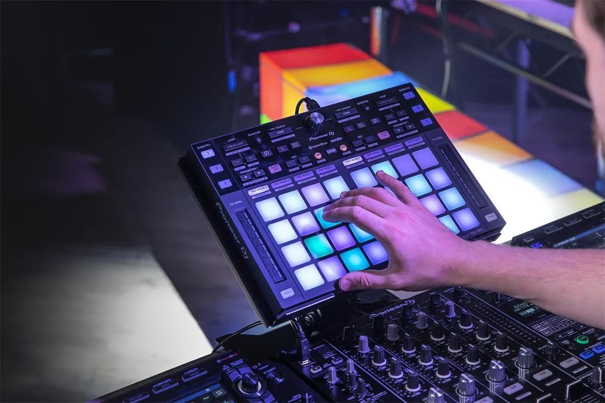 Контроллер DJ Pioneer DDJ-XP2