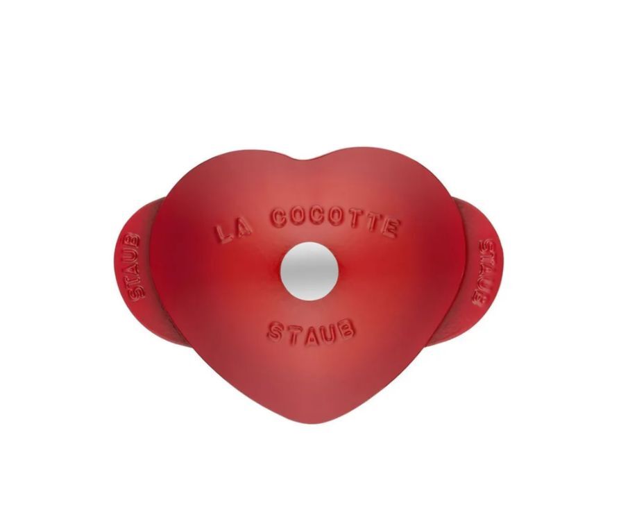 Чугунная кастрюля Staub в форме сердца, красная 1100006