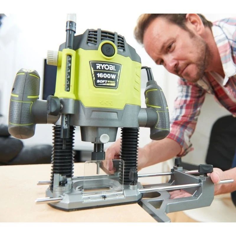Фрезерный станок RYOBI RRT1600-K