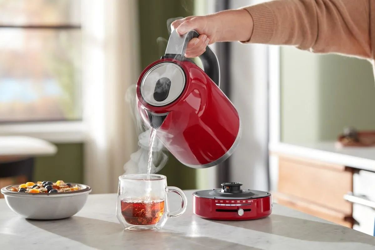Электрический чайник KitchenAid 5KEK1701EER 1,7 л красный
