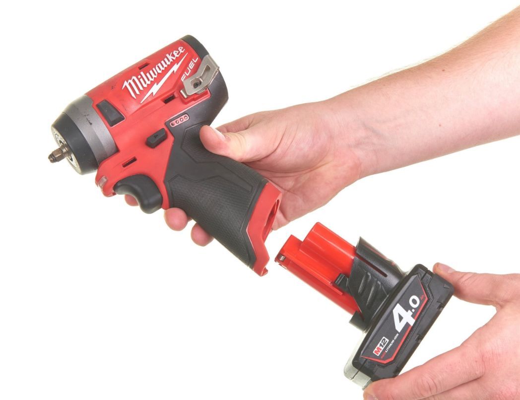 Ударный гайковёрт Milwaukee M12 FIW14 0 без аккумуляторов и ЗУ 4933464611