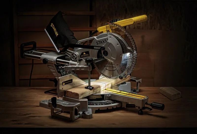 Циркулярная пила Stanley SM1800QS