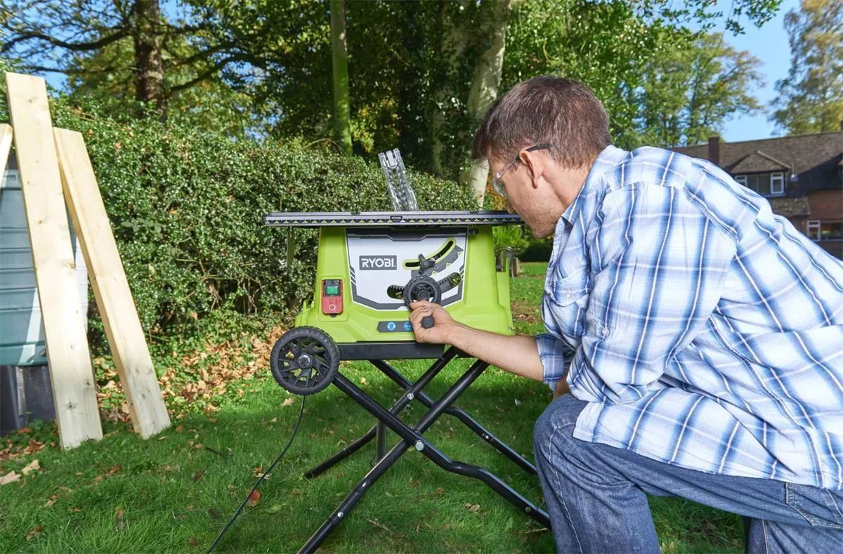 Настольная электрическая пила RYOBI RTS1800EF - G