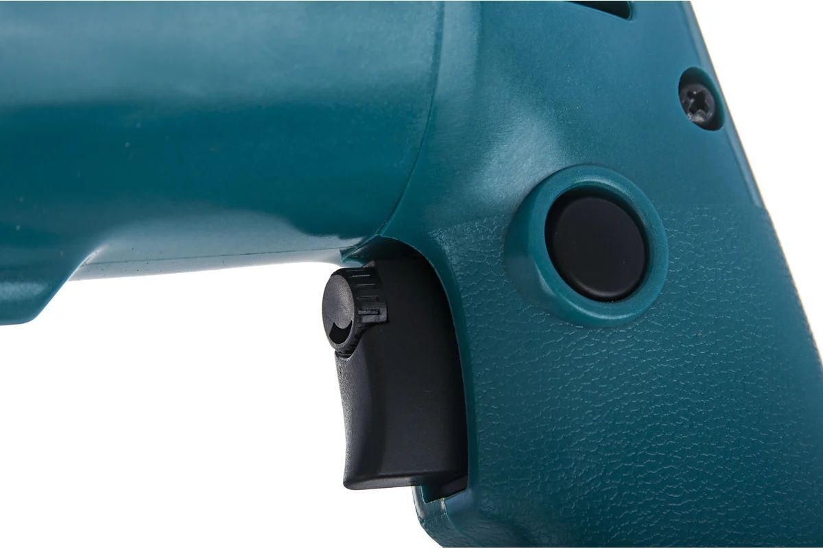 Проводная дрель Makita DP4700