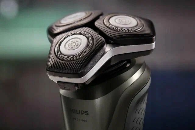 Электробритва PHILIPS Series 5000 SkinIQ S5886/38