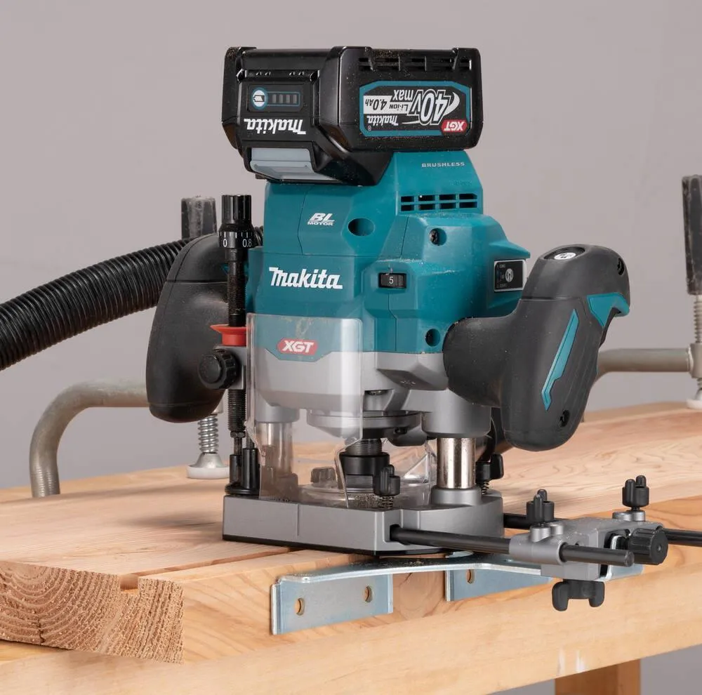 Аккумуляторный верхнефрезер Makita RP001GZ 40 В XGT, без АКБ и ЗУ