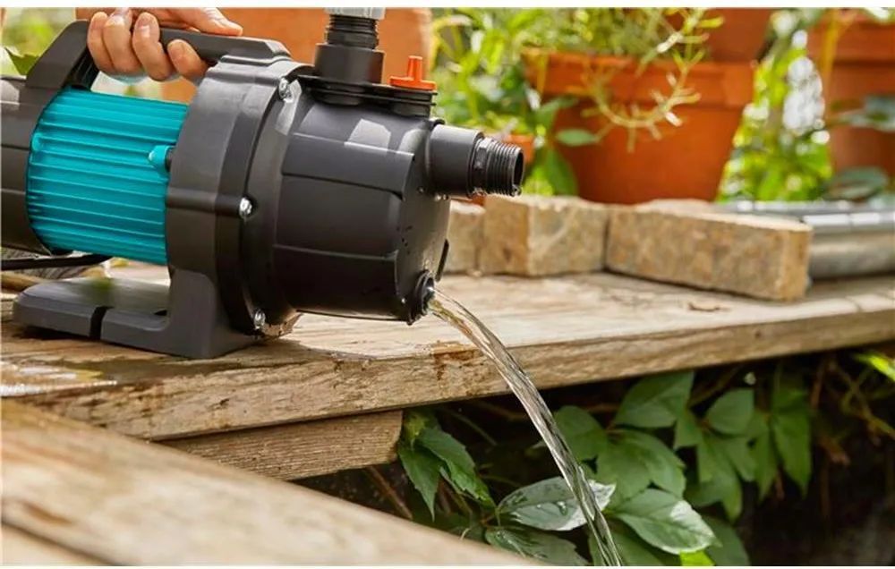 Садовый насос Gardena 3000/4 (9010-29)