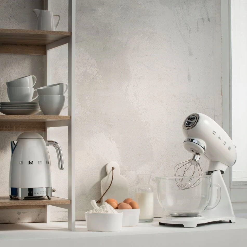 Миксер Smeg SMF02WHEU
