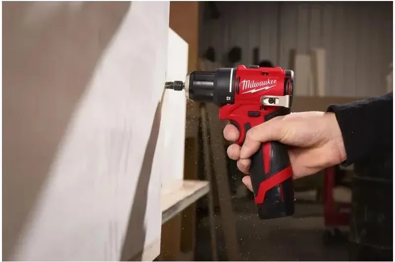 Аккумуляторная дрель - шуруповерт Milwaukee M18 Top-Off 4933499686
