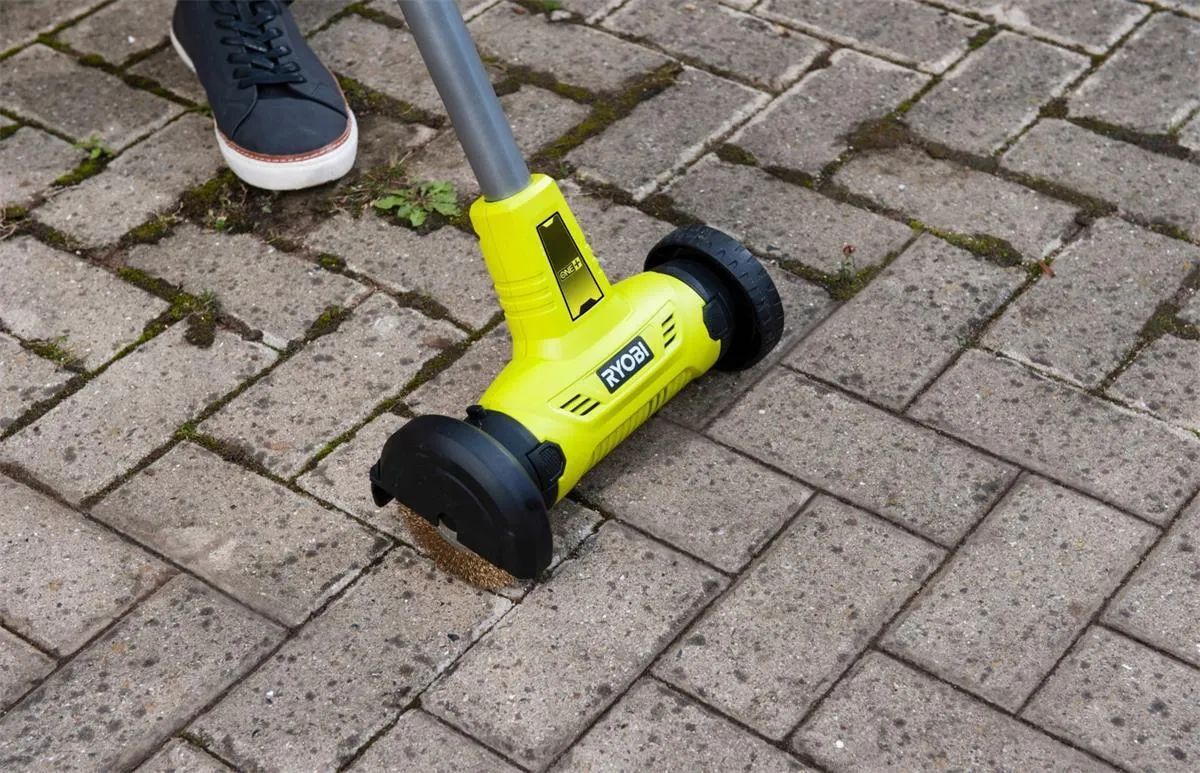 Щеточная машина RYOBI ONE+ RY18PCA-0 без АКБ и ЗУ