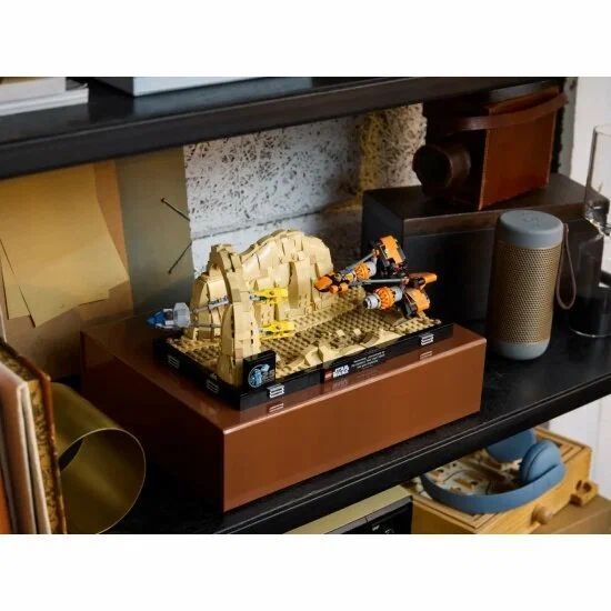 Конструктор LEGO Star Wars 75380 Диорама: Гонки на спидерах в Мос-Эспа