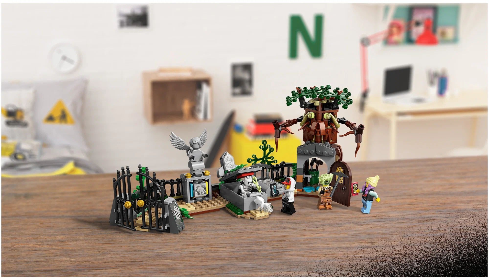 Конструктор LEGO Hidden Side 70420 Загадка старого кладбища, 335 дет.
