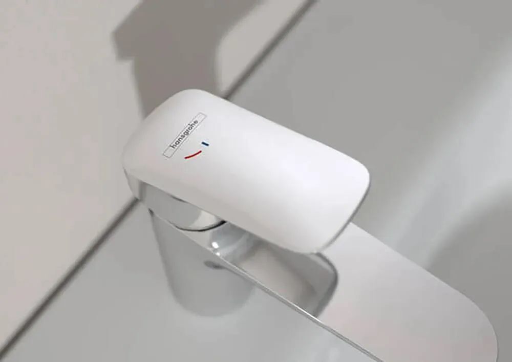 Смеситель для раковины Hansgrohe Focus Care 100 CoolStart 31917000 хром