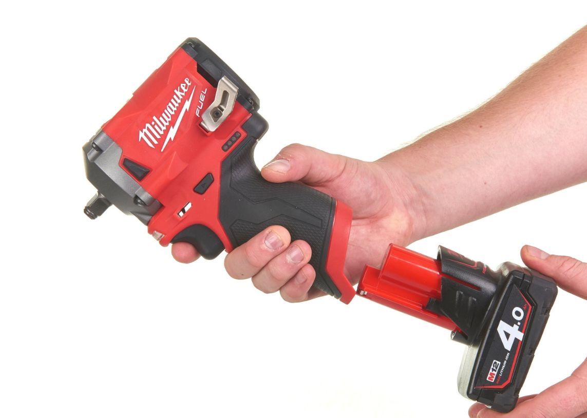 Импульсный гайковёрт Milwaukee M12 FIW380 без аккумуляторов и ЗУ 4933464612