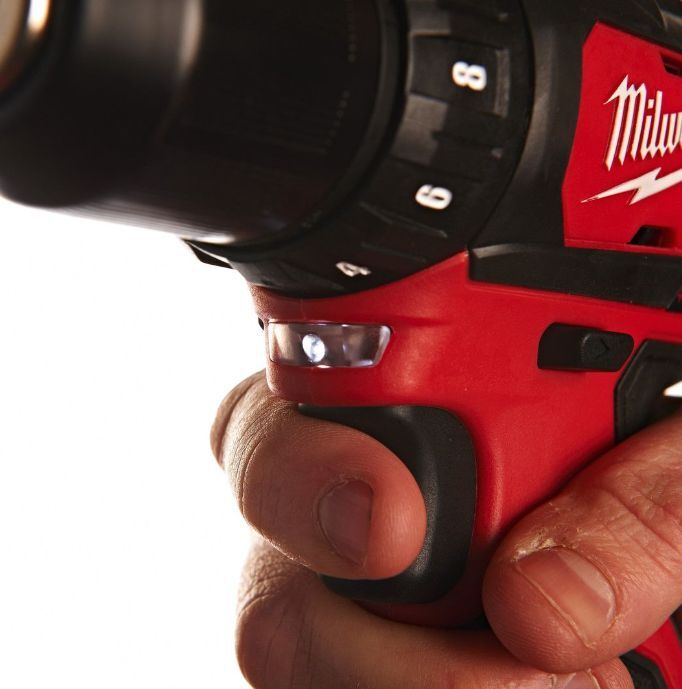 Шуруповёрт-дрель Milwaukee M12 BDD202C с 2 2.0 Ah акб, ЗУ и в кейсе 4933464615
