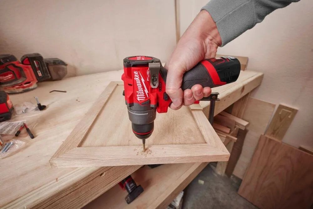 Дрель-шуруповёрт Milwaukee M12 FDD2-202X 2 2.0 Ah и ЗУ 4933479873
