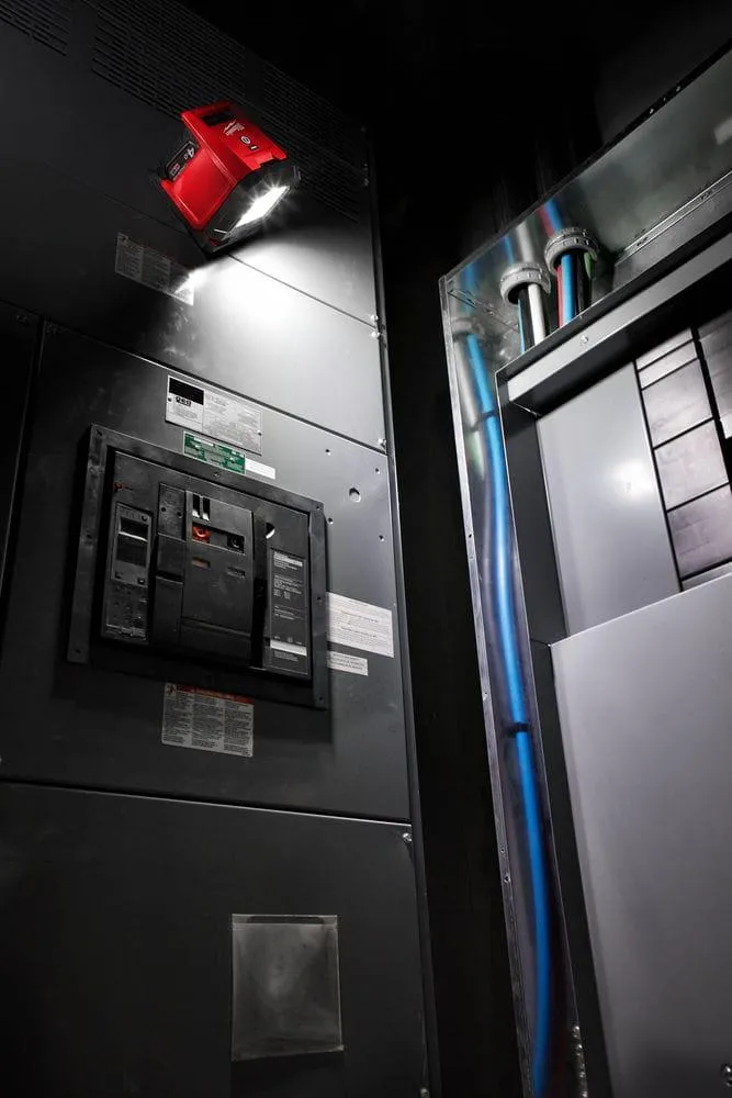 Аккумуляторный прожектор Milwaukee M18 PAL-0 18 В, без АКБ и ЗУ