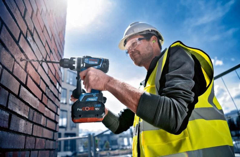 Аккумуляторная ударная дрель Bosch GSB 18V-150 C Professional (06019J5102)