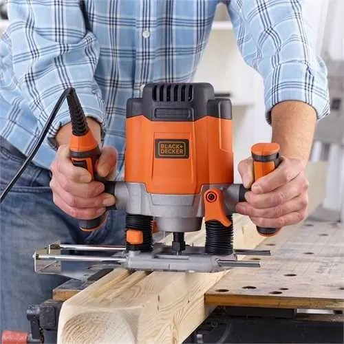 Вертикально-фрезерная машина Black&Decker KW1200E-QS