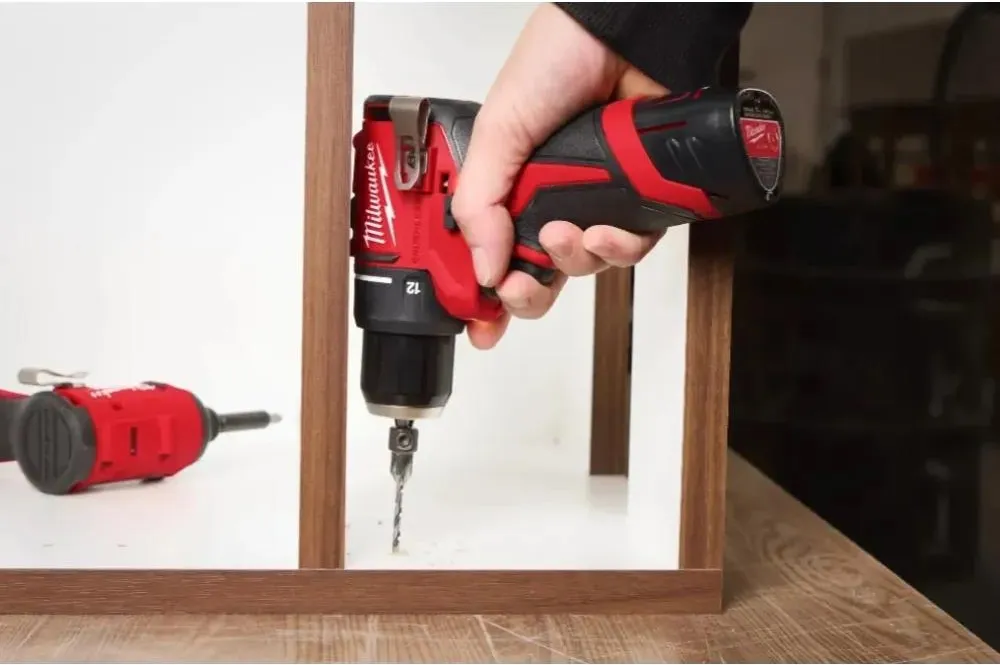 Аккумуляторная дрель - шуруповерт Milwaukee M18 Top-Off 4933499686