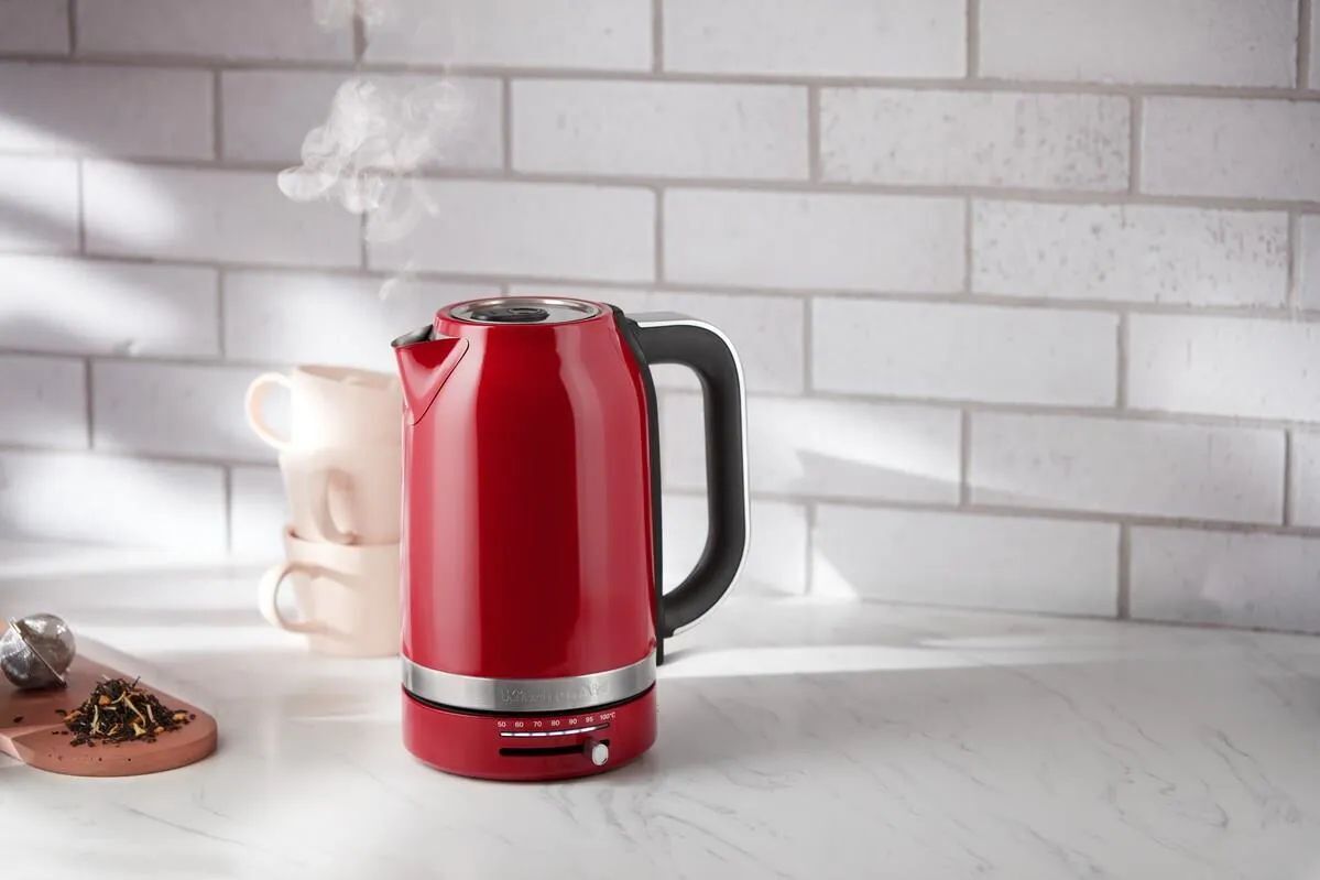 Электрический чайник KitchenAid 5KEK1701EER 1,7 л красный