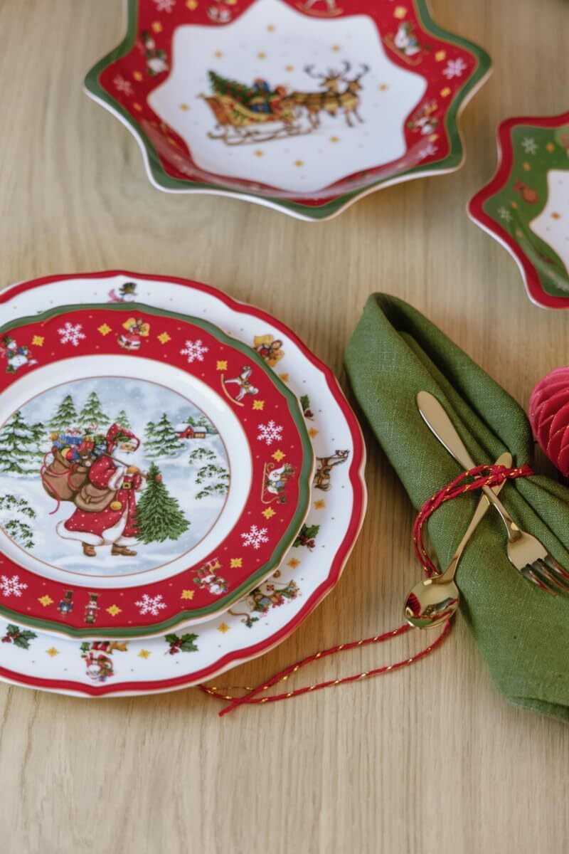 Набор для завтрака на 2 персоны Red Happy Wintertime Hutschenreuther