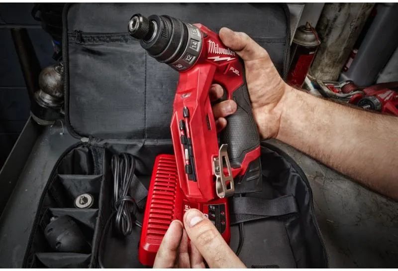 Инсталляционный дрель-шуруповёрт Milwaukee M12 FDDXKIT-202X 2 2.0 Ah + ЗУ 4933464979