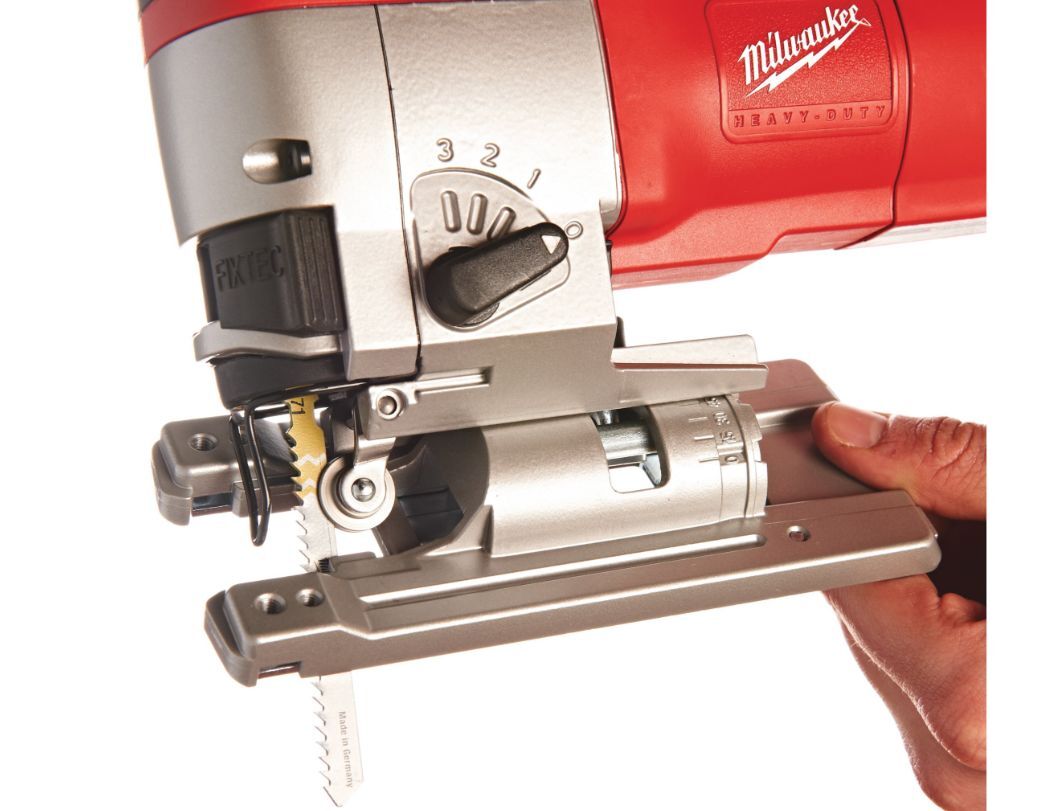 Лобзик Milwaukee JSPE 135 TX проводной 4933381230