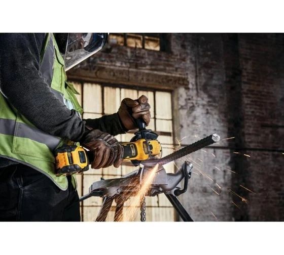 Угловая шлифмашина аккумуляторная DeWalt DCG409VSP2T