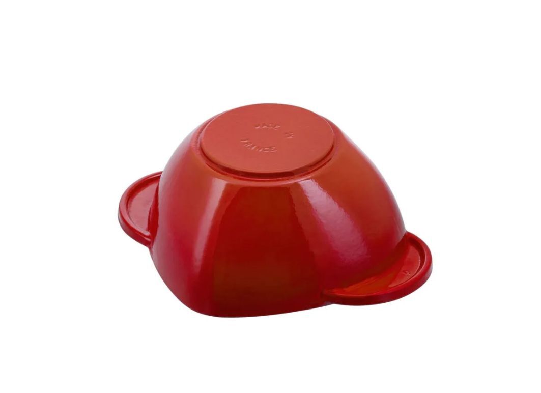 Чугунная кастрюля Staub в форме сердца, красная 1100006