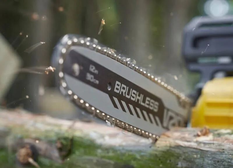 Цепная пила аккумуляторная Stanley V20 SFMCCS730M1 + цепь STZCS230-XJ (SFMCCS730M1QW)