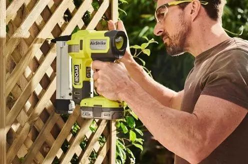 Степлер RYOBI R18GS18-0 без акб и ЗУ