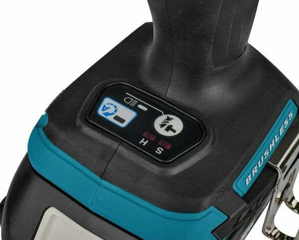 Ударный шуруповёрт Makita DTD157RFJ 18V с АКБ 2x3,0 Ah и ЗУ