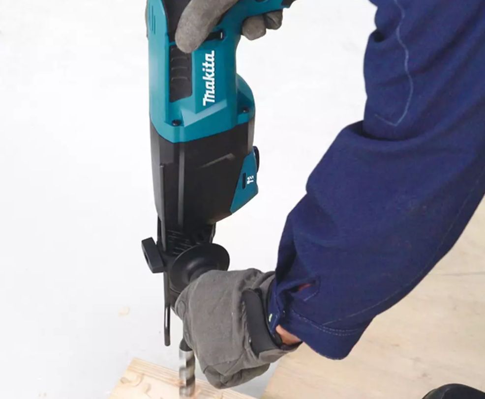 Проводной перфоратор Makita HR2670FT 800 Вт SDS-Plus