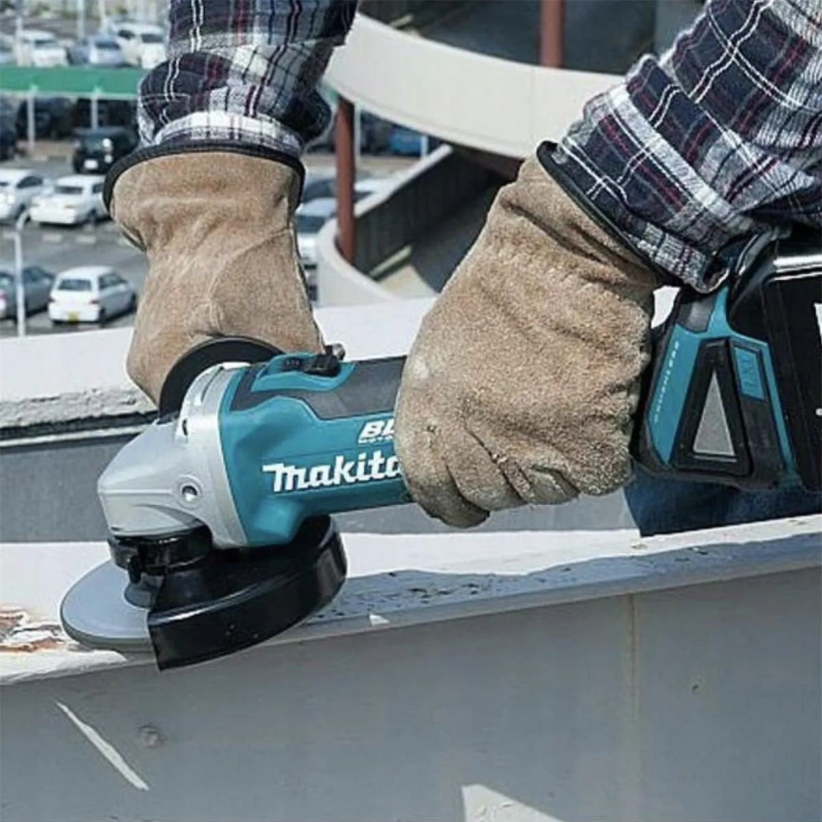 Угловая шлифовальная машина Makita DGA511RTJ 18V с АКБ 2x5,0 Ah и ЗУ