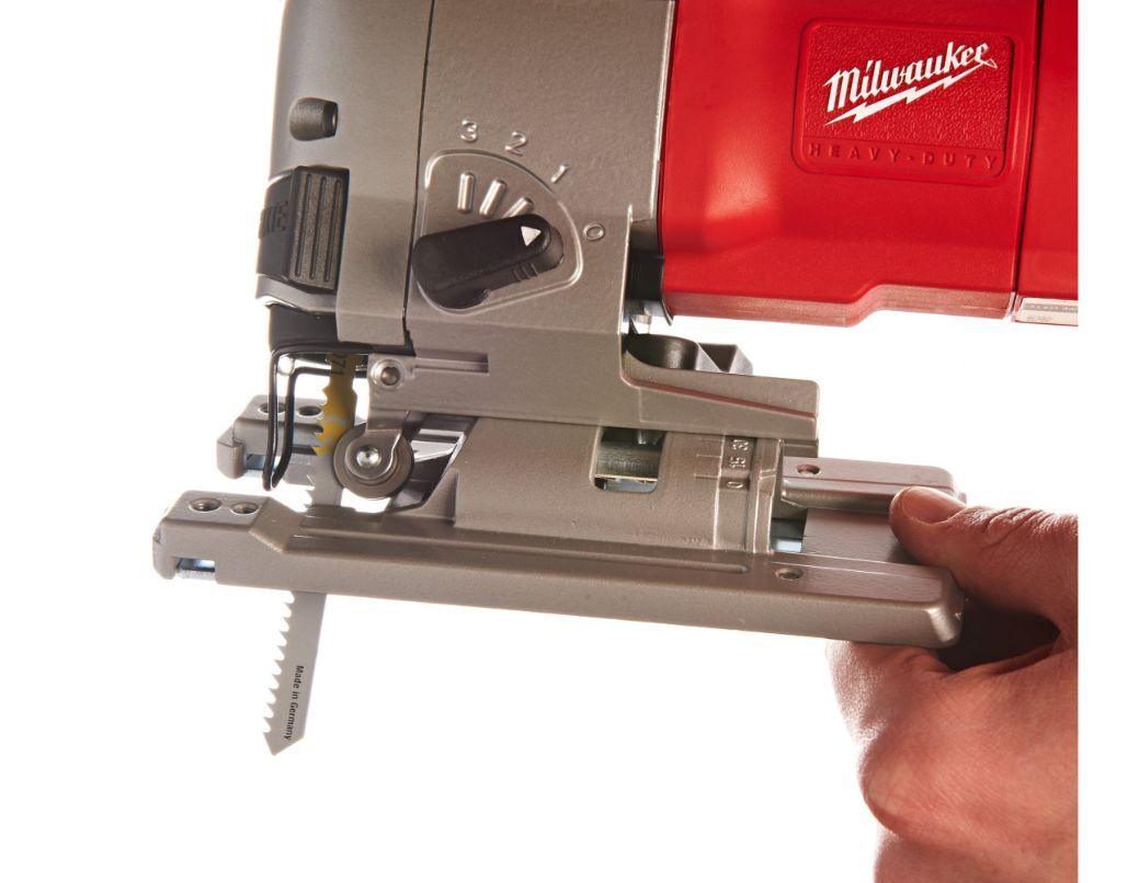 Лобзик Milwaukee JSPE 135 TX проводной 4933381230