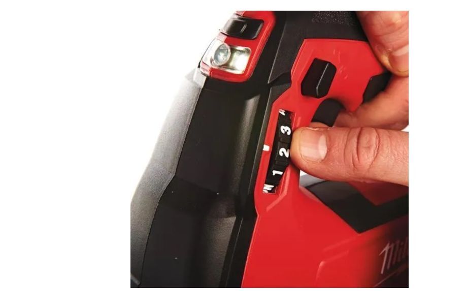 Смазочный пистолет Milwaukee M18 GG0 без аккумулятора и ЗУ 4933440493