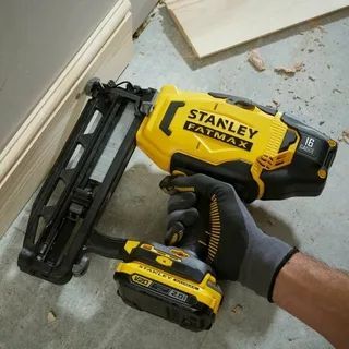 Гвоздезабиватель аккумуляторный Stanley Fatmax SFMCN616D2K
