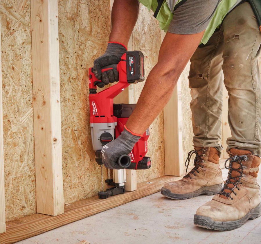 Бесщеточный перфоратор Milwaukee M18 BLHACD26402X 2х4,0 Ah и ЗУ 4933492480
