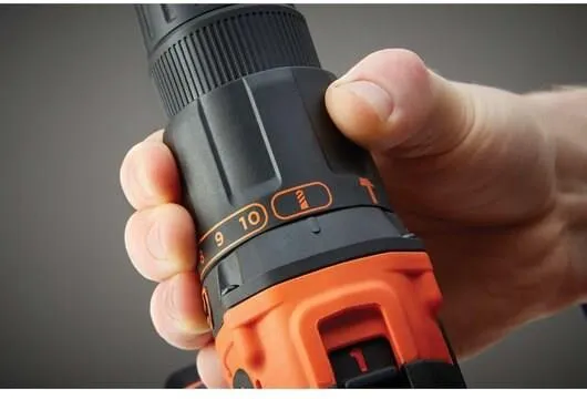Аккумуляторная ударная дрель Black&Decker BDCHD18-QW