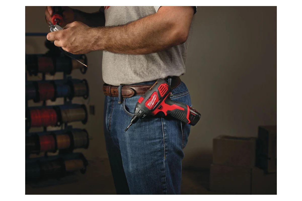 Шуруповерт Milwaukee M12 BSD-0 без акб и ЗУ 4933447135